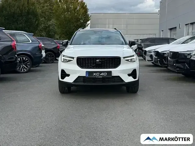 Gebraucht Volvo XC40 Plus 163 PS (119 kW) 2026 Weiß SUV
