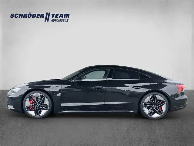 Second-hand Audi e-tron GT quattro Ambiente 439 kW (598 CP) 2023 Negru Berlinǎ