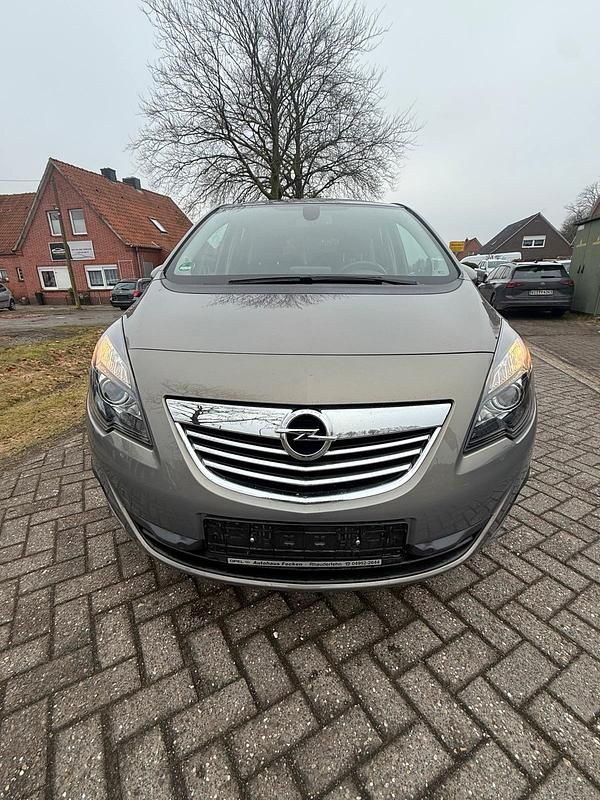 Gebraucht Opel Meriva 125 PS (91 kW) 2012 Gold Van / Kleinbus