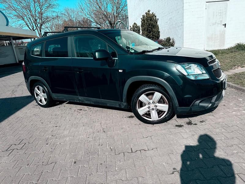 Gebraucht Chevrolet Orlando 141 PS (103 kW) 2013 Schwarz Van / Kleinbus