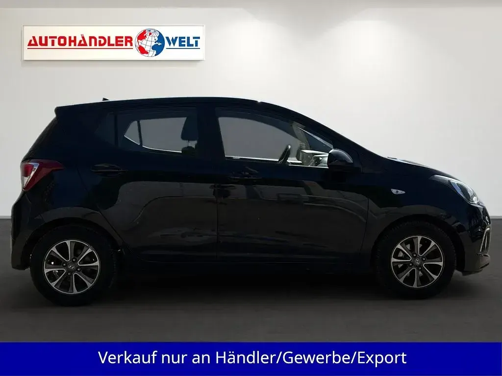 Gebraucht Hyundai i10 67 PS (49 kW) 2015 Schwarz Kleinwagen