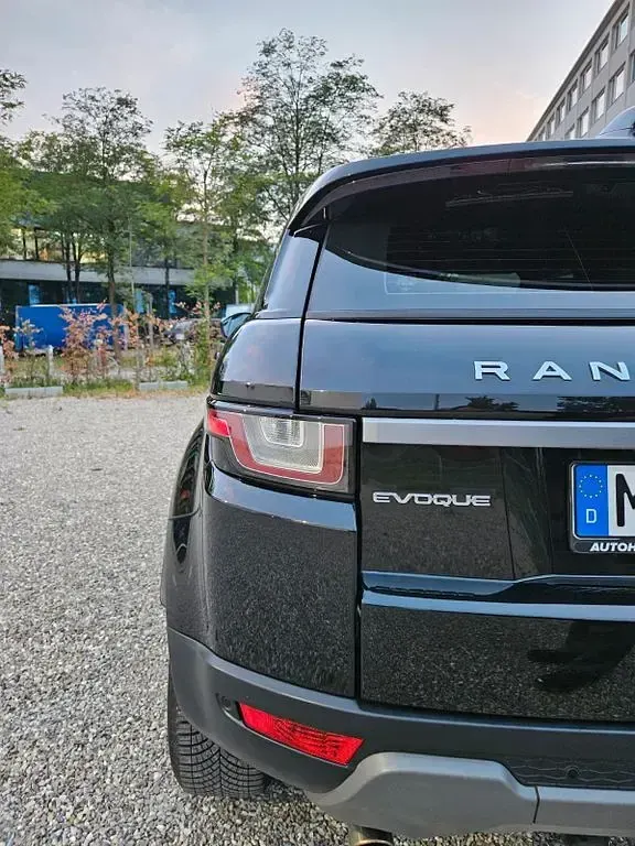 Gebraucht Land Rover Range Rover evoque Pure 179 PS (131 kW) 2016 Schwarz SUV