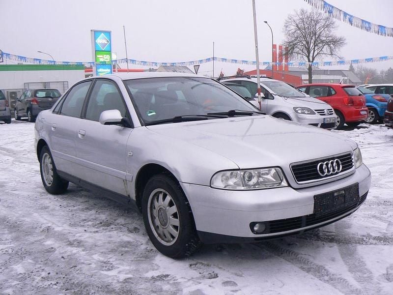 Silber Gebraucht 1999 Audi A4 Limousine | 590 € (Superpreis) - Bild 1/4