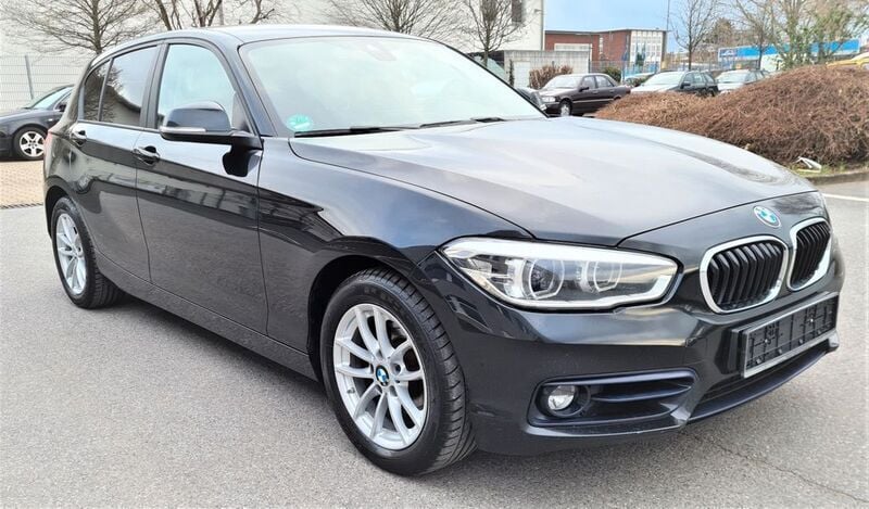 Schwarz Gebraucht 2019 BMW 120 Sport Line Kleinwagen | 12.990 € (Fairer Preis) - Bild 1/4