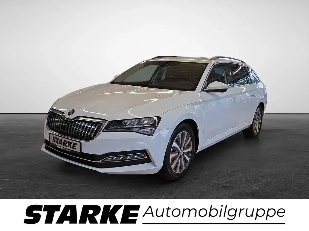 Gebraucht Skoda Superb Ambition 218 PS (160 kW) 2022 Weiß Kombi