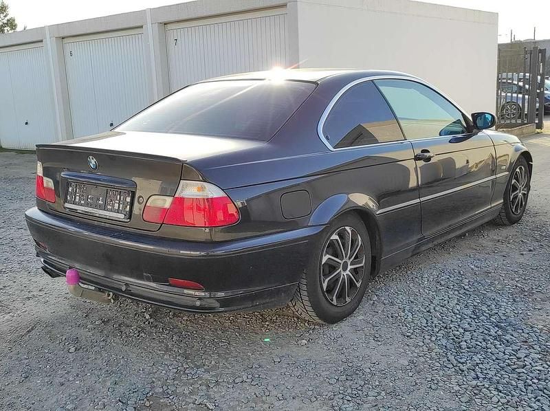 Gebraucht BMW 320 150 PS (110 kW) 2000 Schwarz Coupé