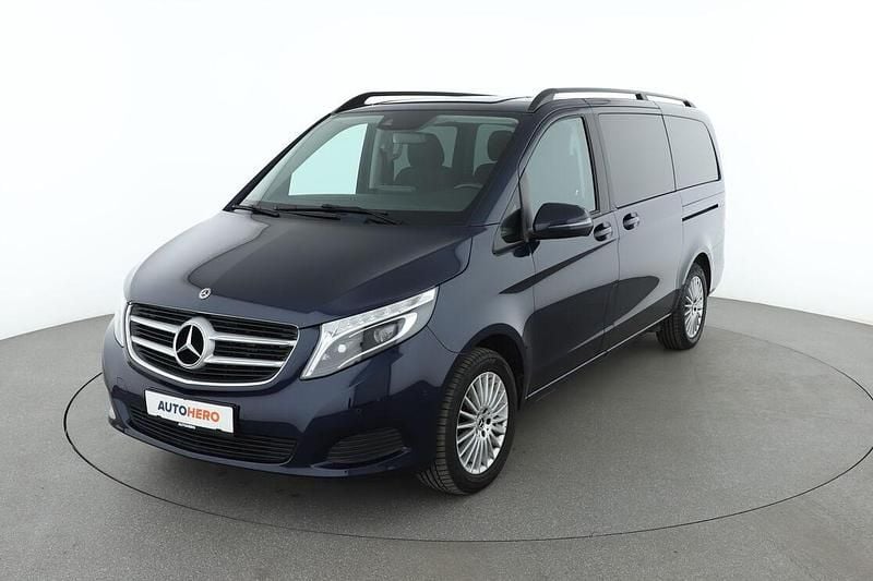 Blau Gebraucht 2019 Mercedes V220 Avantgarde Van / Kleinbus | 39.430 € (Superpreis) - Bild 1/3