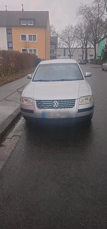 Gebraucht VW Passat 102 PS (75 kW) 2001 Silber Limousine