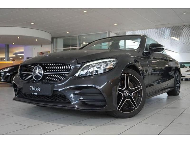 Gebraucht Mercedes C200 AMG 184 PS (135 kW) 2020 Olivgruen metallic (metallic) Cabrio