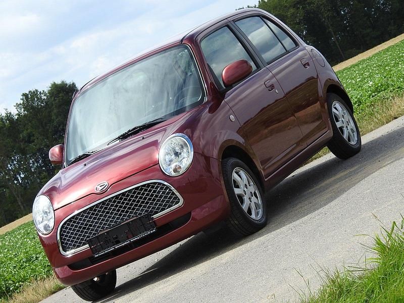 Gebraucht Daihatsu Trevis 58 PS (42 kW) 2006 Rot Kleinwagen