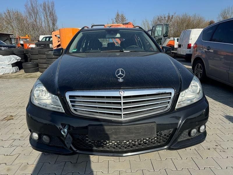 Gebraucht Mercedes C200 136 PS (100 kW) 2011 Schwarz Kombi