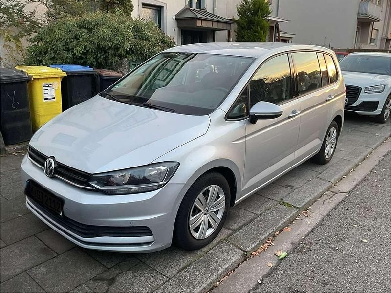 Gebraucht 2017 VW Touran Comfortline Van / Kleinbus | 10.900 € (Guter Preis) - Bild 1/4