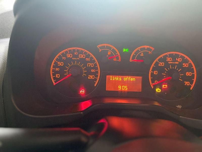 Gebraucht Citroën Nemo Attraction 75 PS (55 kW) 2012 Silber Van / Kleinbus