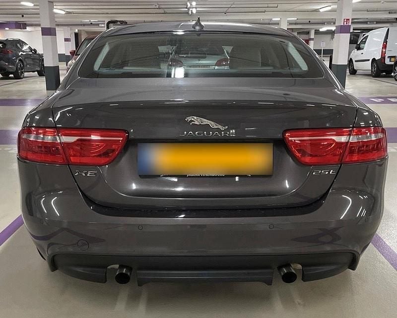 Gebraucht Jaguar XE 241 PS (177 kW) 2015 Grau Limousine