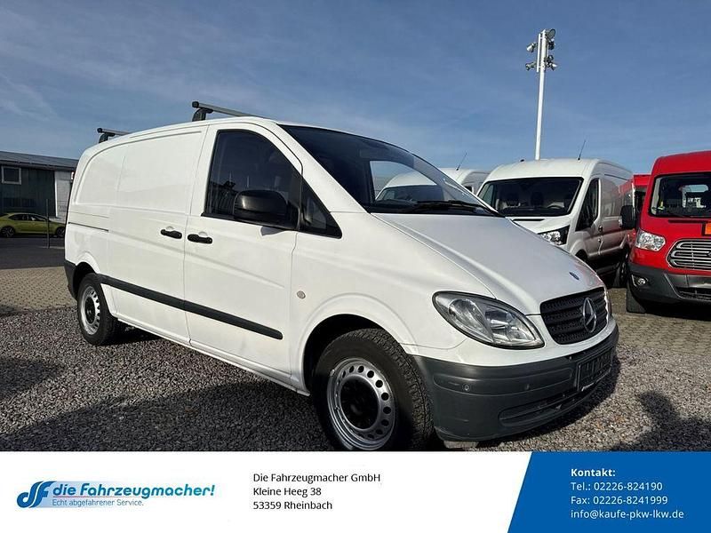 Weiß Gebraucht 2010 Mercedes Vito Van / Kleinbus | 8.788 € (Fairer Preis) - Bild 1/4
