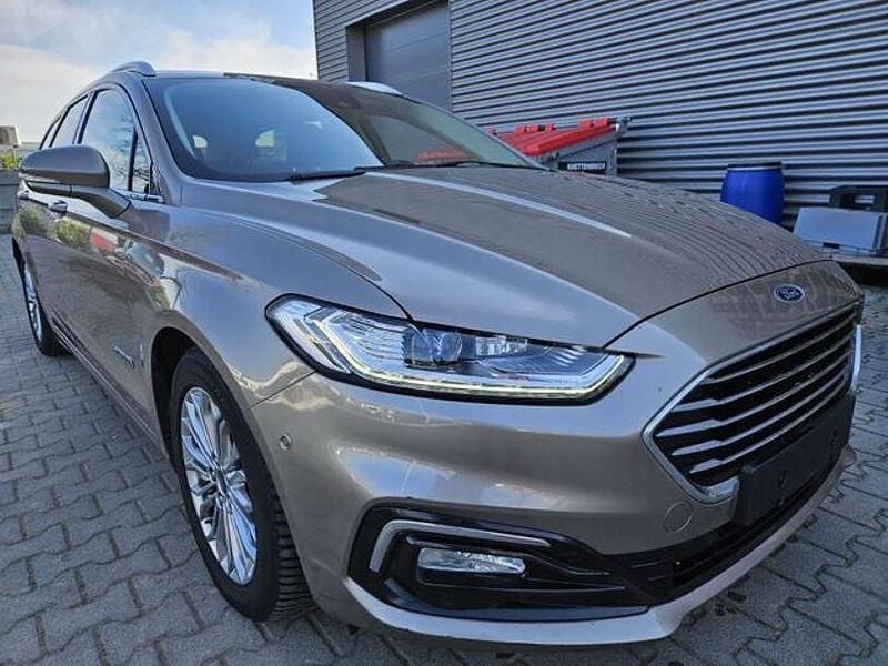 Second-hand Ford Mondeo Titanium 140 CP (102 kW) 2021 Argintiu Berlinǎ