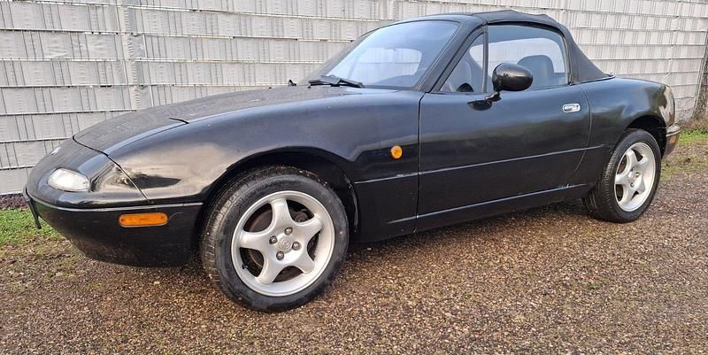 Gebraucht Mazda MX5 90 PS (66 kW) 1997 Schwarz Cabrio