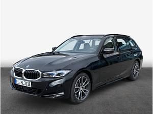 Gebraucht BMW 330e Shadowline 292 PS (214 kW) 2025 Schwarz (saphirschwarz metallic) Kombi