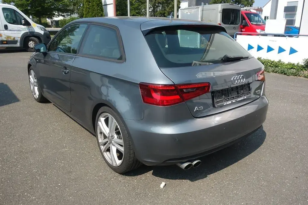 Gebraucht Audi A3 S-Line 179 PS (131 kW) 2013 Grau Limousine