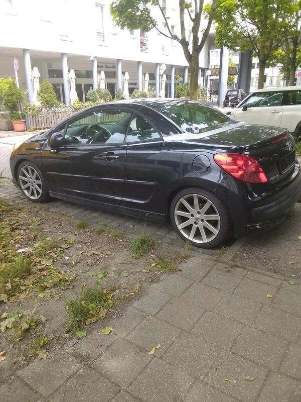 Schwarz Gebraucht 2010 Peugeot 207 CC Roland Garros Cabrio | 1.990 € (Superpreis) - Bild 1/4