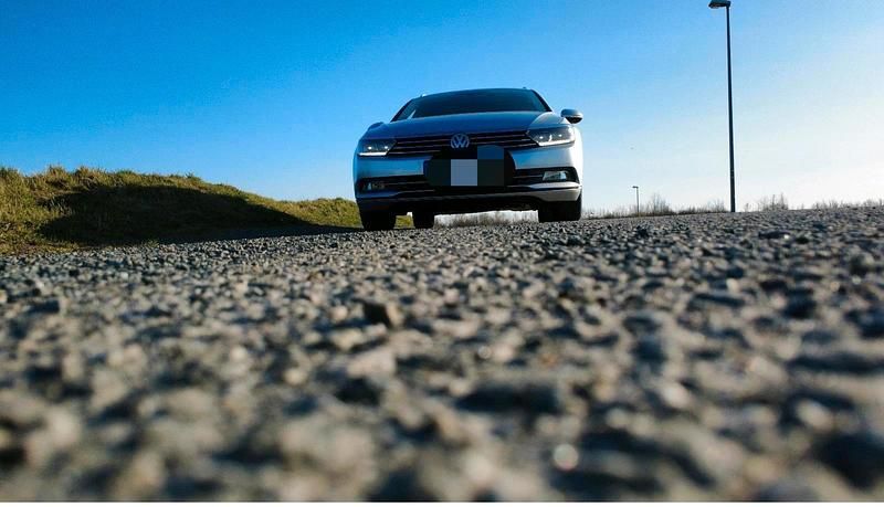 Gebraucht VW Passat 150 PS (110 kW) 2017 Silber Kombi