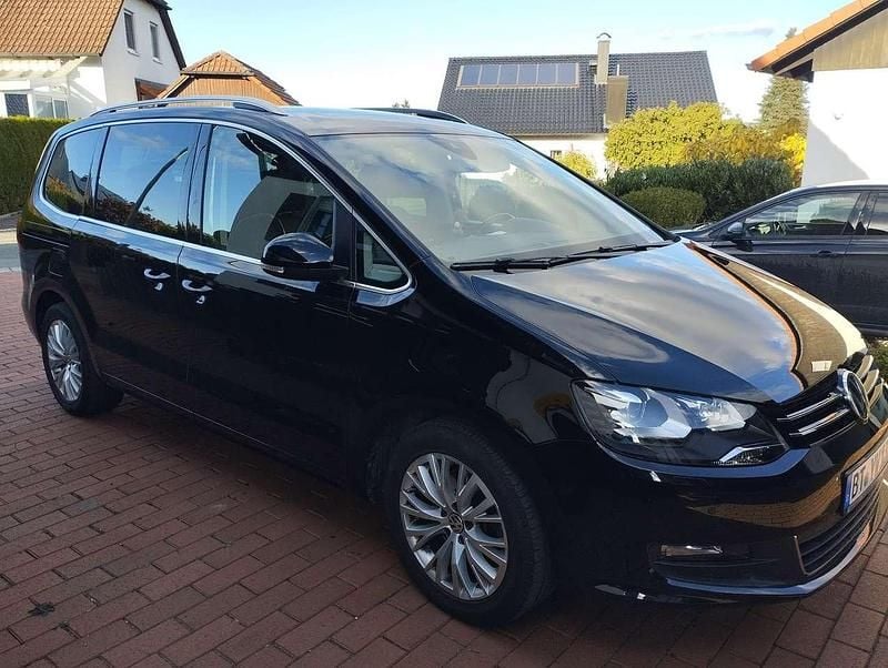 Gebraucht VW Sharan Comfortline 150 PS (110 kW) 2018 Schwarz Van / Kleinbus