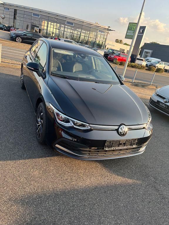 Gebraucht VW Golf VIII Move 150 PS (110 kW) 2023 Schwarz Limousine