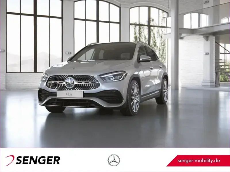 Silber Gebraucht 2021 Mercedes GLA250 AMG line SUV | 36.980 € (Fairer Preis) - Bild 1/1