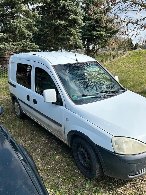 Gebraucht Opel Combo 100 PS (73 kW) 2004 Weiß Van / Kleinbus