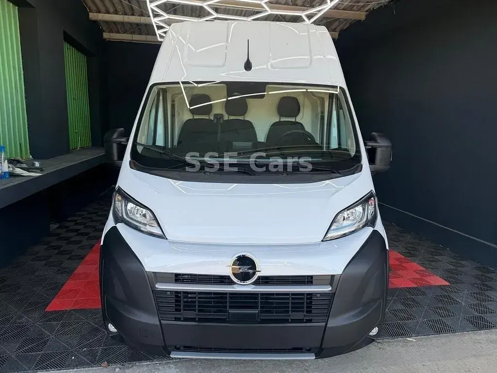 Gebraucht Opel Movano 140 PS (102 kW) 2026 Weiß Van