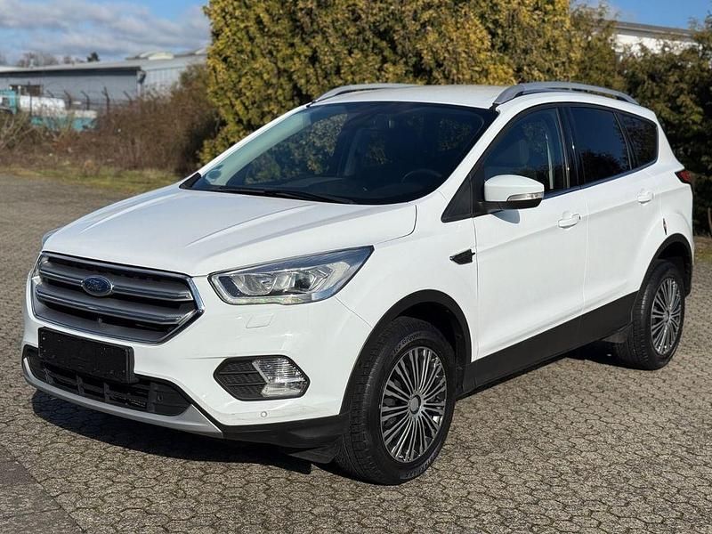 Gebraucht Ford Kuga 120 PS (88 kW) 2019 Weiß SUV