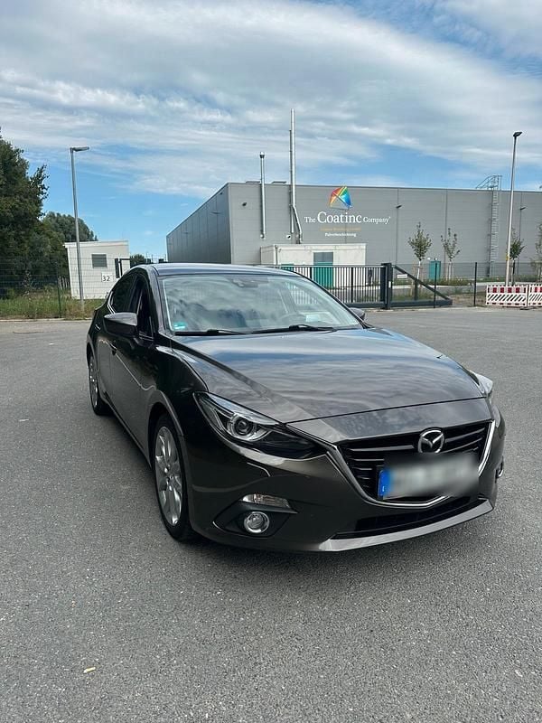 Grau Gebraucht 2015 Mazda 3 Kleinwagen | 11.900 € (Fairer Preis) - Bild 1/4