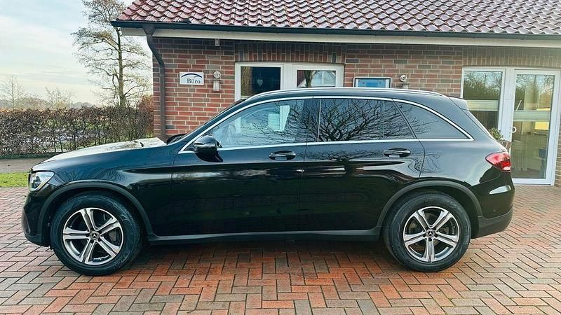 Gebraucht Mercedes GLC220 194 PS (142 kW) 2020 Schwarz SUV