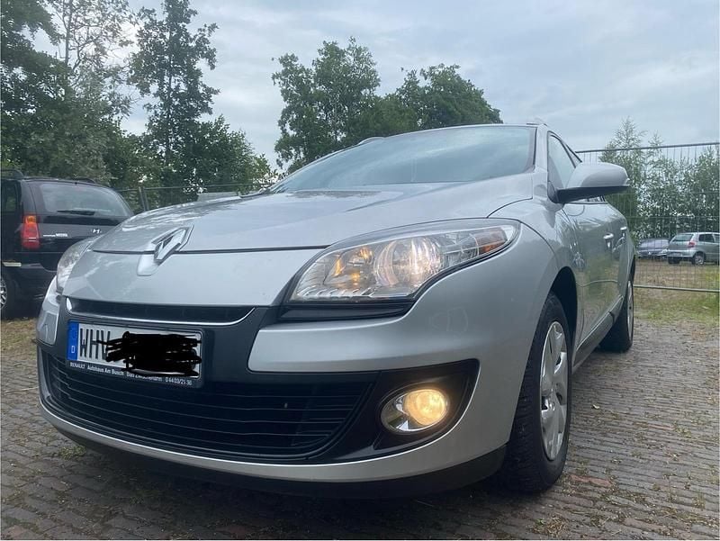 Silber Gebraucht 2012 Renault Mégane GrandTour Kombi | 3.550 € (Fairer Preis) - Bild 1/4
