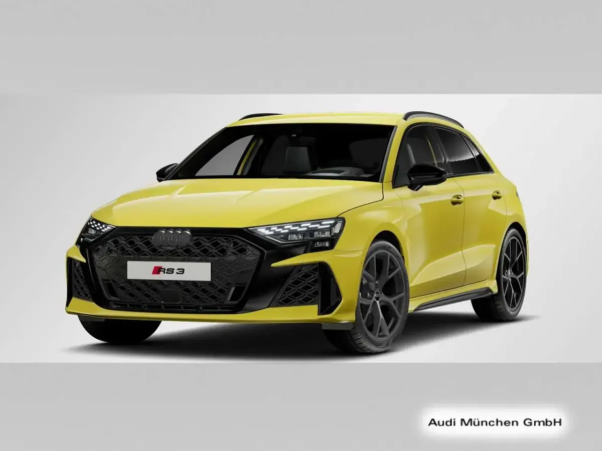 Second-hand Audi RS3 Sport 400 CP (294 kW) 2025 Galben Berlinǎ