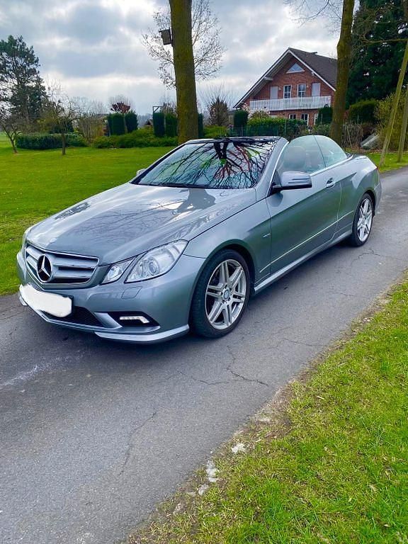 Gebraucht Mercedes E350 Avantgarde 265 PS (194 kW) 2010 Grau Cabrio