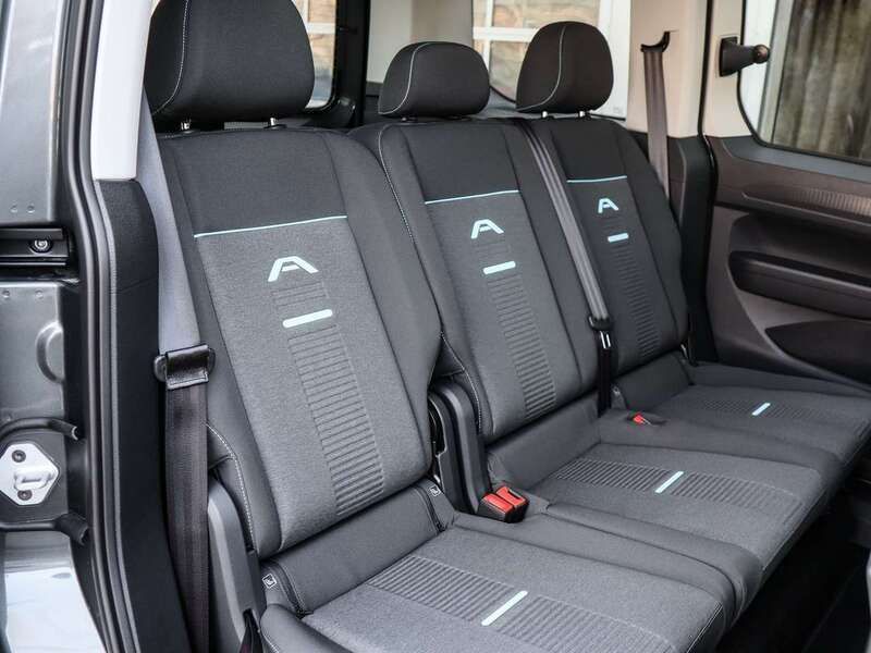 Gebraucht Ford Tourneo Connect Active 122 PS (89 kW) 2025 Grau Van / Kleinbus