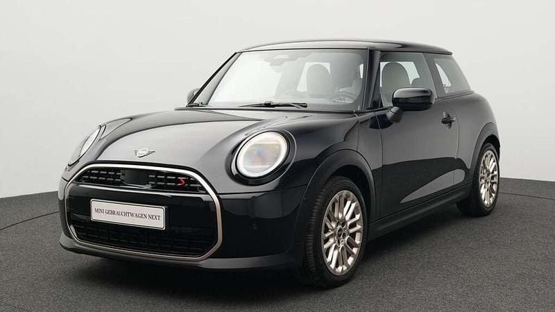 Schwarz Gebraucht 2024 Mini Cooper S Favoured Kleinwagen | 27.921 € (Superpreis) - Bild 1/4