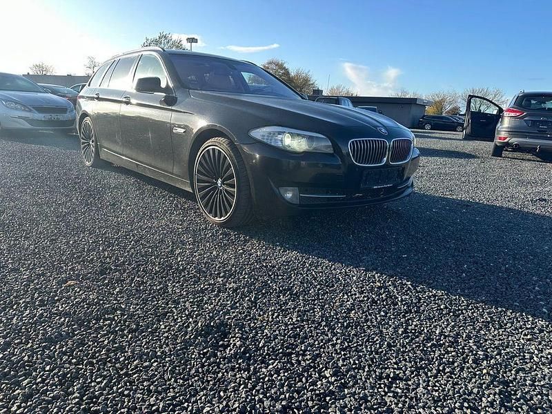 Schwarz Gebraucht 2012 BMW 530 Kombi | 8.400 € (Guter Preis) - Bild 1/4