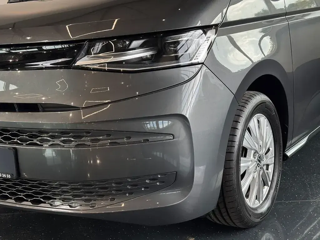 Gebraucht VW Multivan 218 PS (160 kW) 2022 Grau Van / Kleinbus