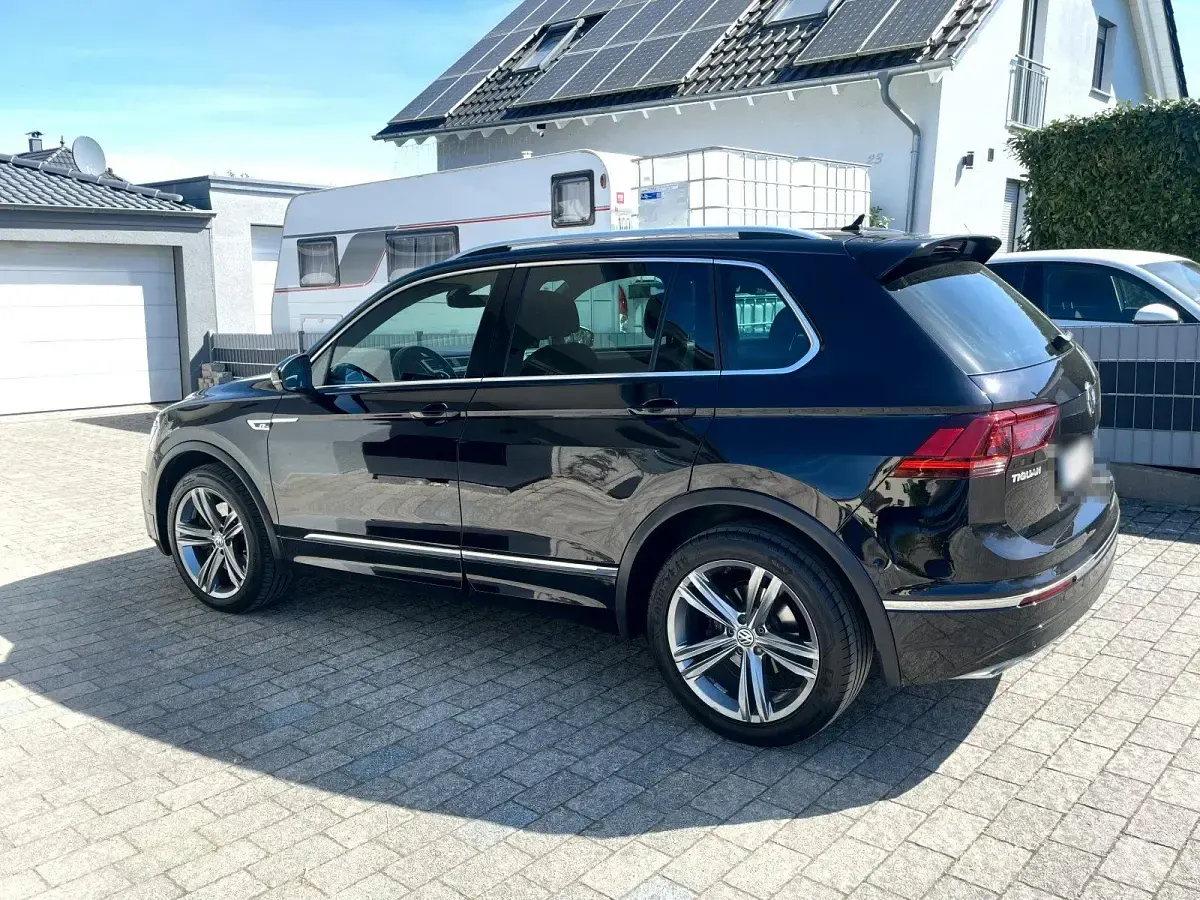 Gebraucht VW Tiguan Highline 220 PS (161 kW) 2018 Schwarz SUV