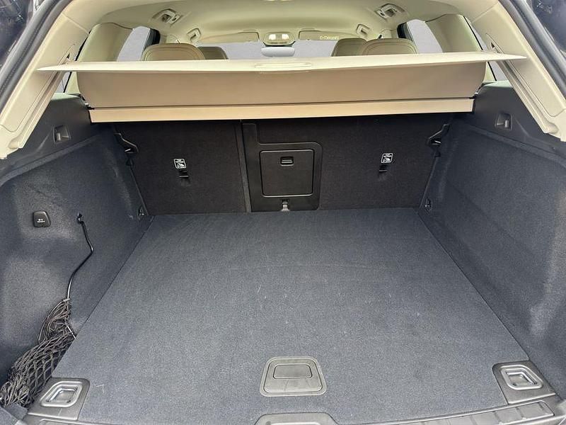 Gebraucht Volvo XC60 250 PS (183 kW) 2024 Grau SUV