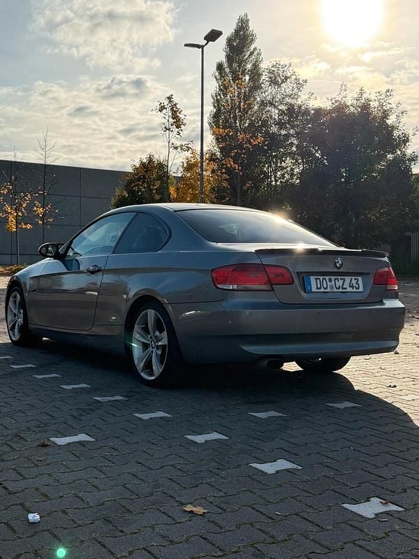 Gebraucht BMW 320 Shadowline 170 PS (125 kW) 2007 Grau Coupé