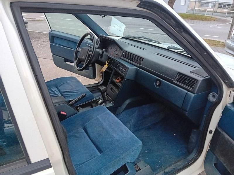 Gebraucht Volvo 940 131 PS (96 kW) 1991 Weiß Kombi