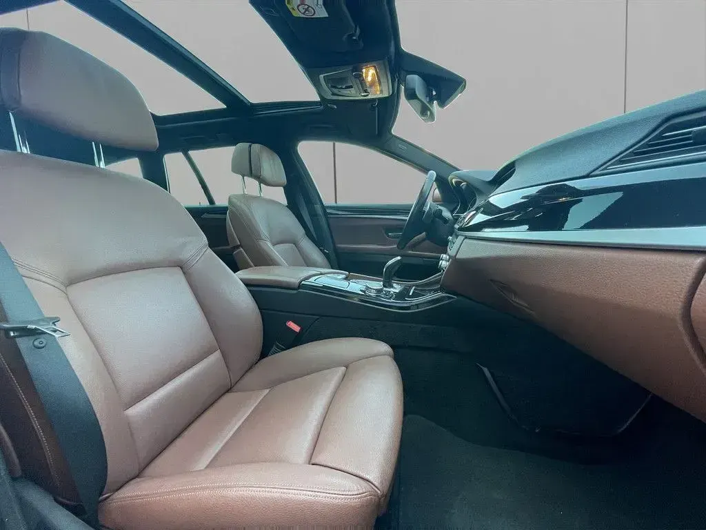 Gebraucht BMW 525 M Sport 218 PS (160 kW) 2016 Schwarz Limousine