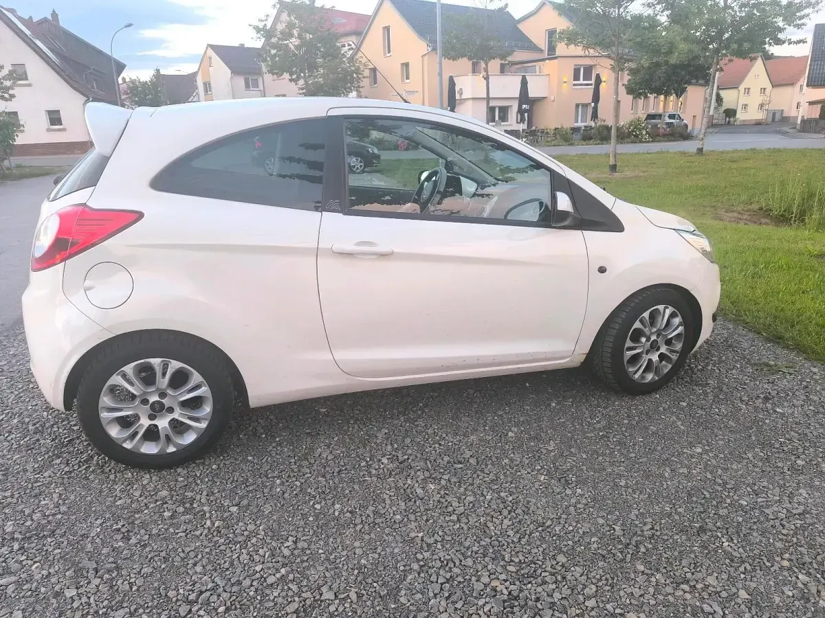 Gebraucht Ford Ka 69 PS (50 kW) 2009 Weiß Kleinwagen