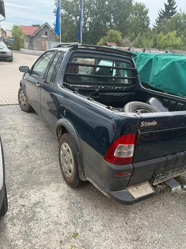 Blau Gebraucht 2008 Fiat Strada SUV | 2.000 € - Bild 1/4