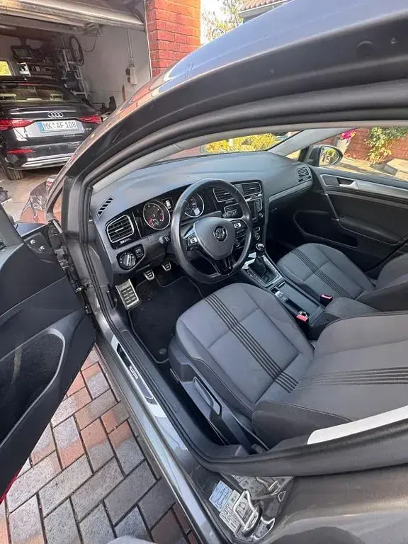 Gebraucht VW Golf VII Allstar 86 PS (63 kW) 2016 Grau Kombi