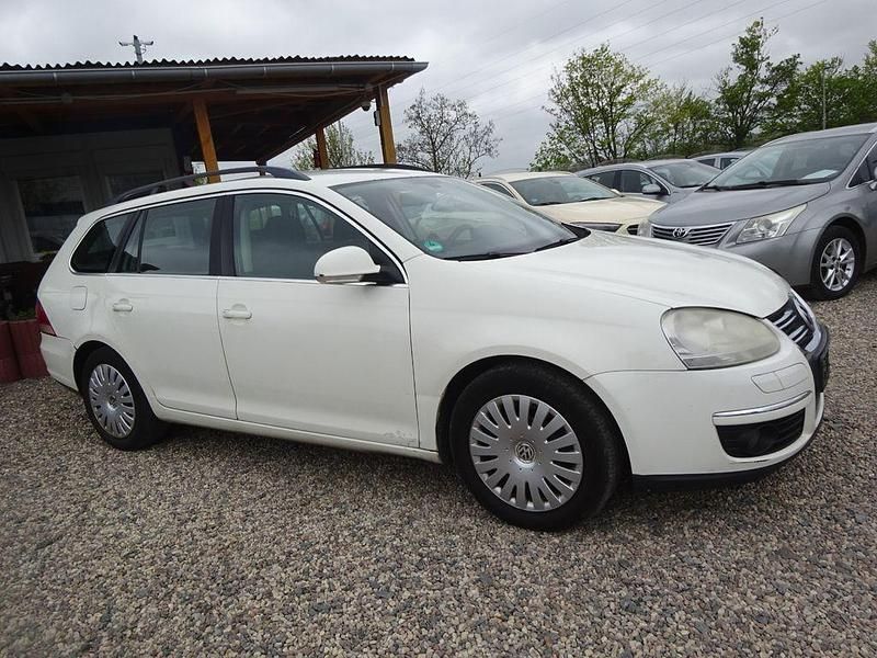 Gebraucht VW Golf V Comfortline 105 PS (77 kW) 2007 Campanellaweiss Kombi