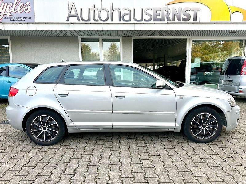 Silber Gebraucht 2006 Audi A3 Sportback Ambition Limousine | 1.999 € (Superpreis) - Bild 1/4